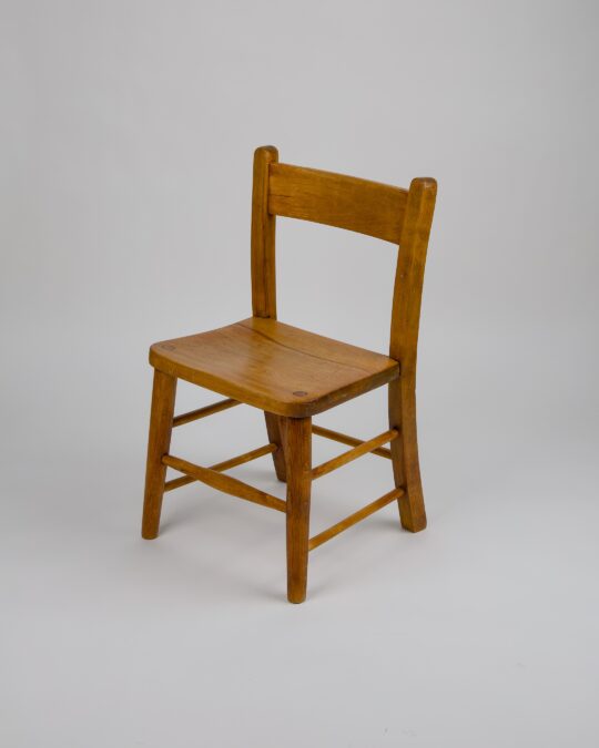 Drewniane krzesełko dziecięce, 1939 rok, Anglia